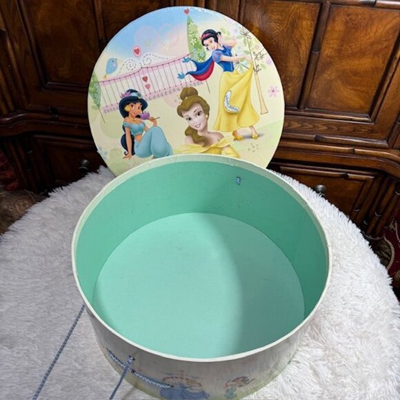 Disney Tri-Coastal Design Disney Princess XLarge Round Corded Hat/Storage Box - Picture 8 of 15